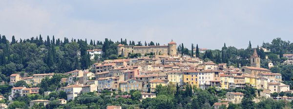 Comment choisir une location de vacances en Provence avec des ateliers de peinture et des balades en vélo?